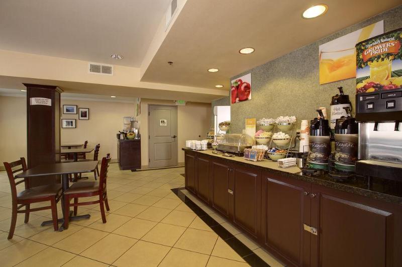 Quality Inn & Suites Reno Airport ภายนอก รูปภาพ